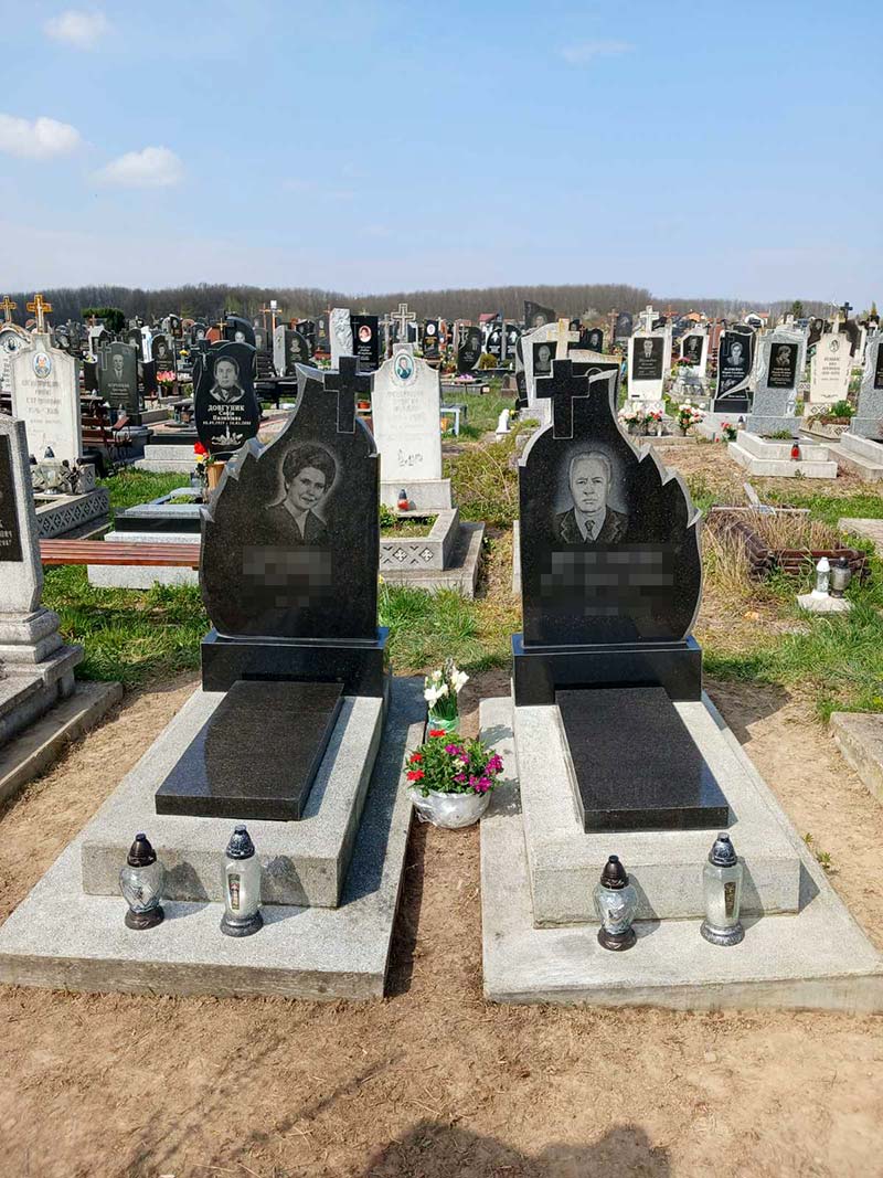 подвійна могила після прибирання Дем’янів Лаз Івано-Франківськ